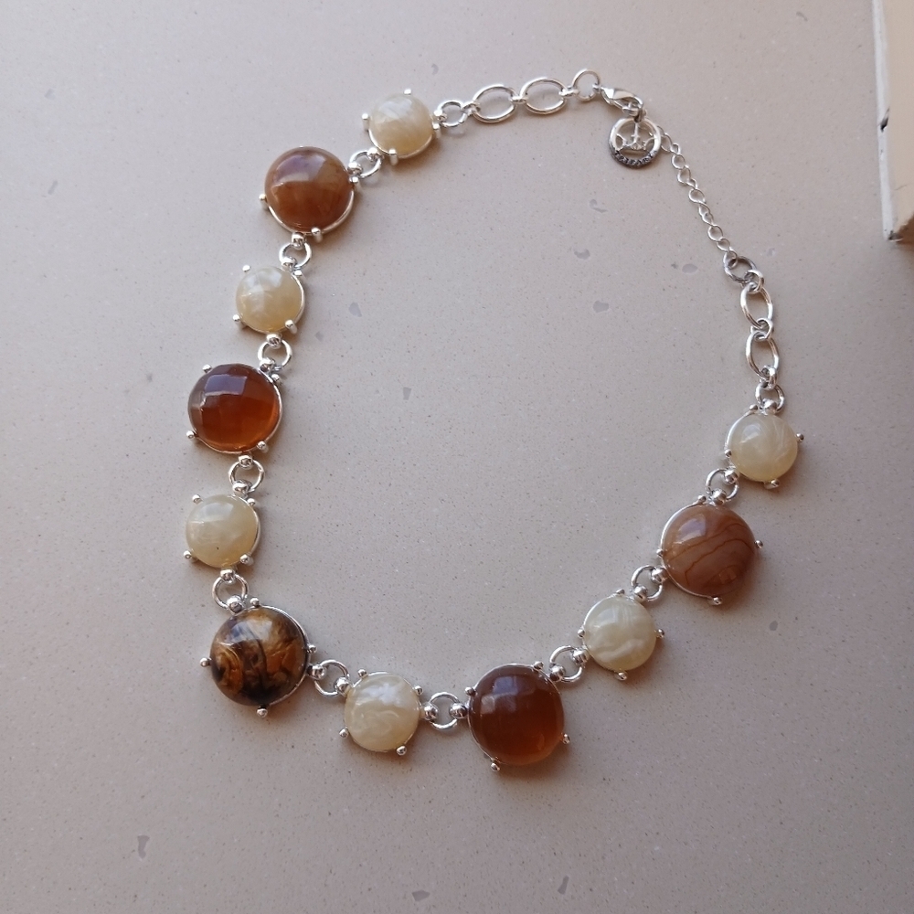 Trifari Vintage 16" Beautiful Necklace.